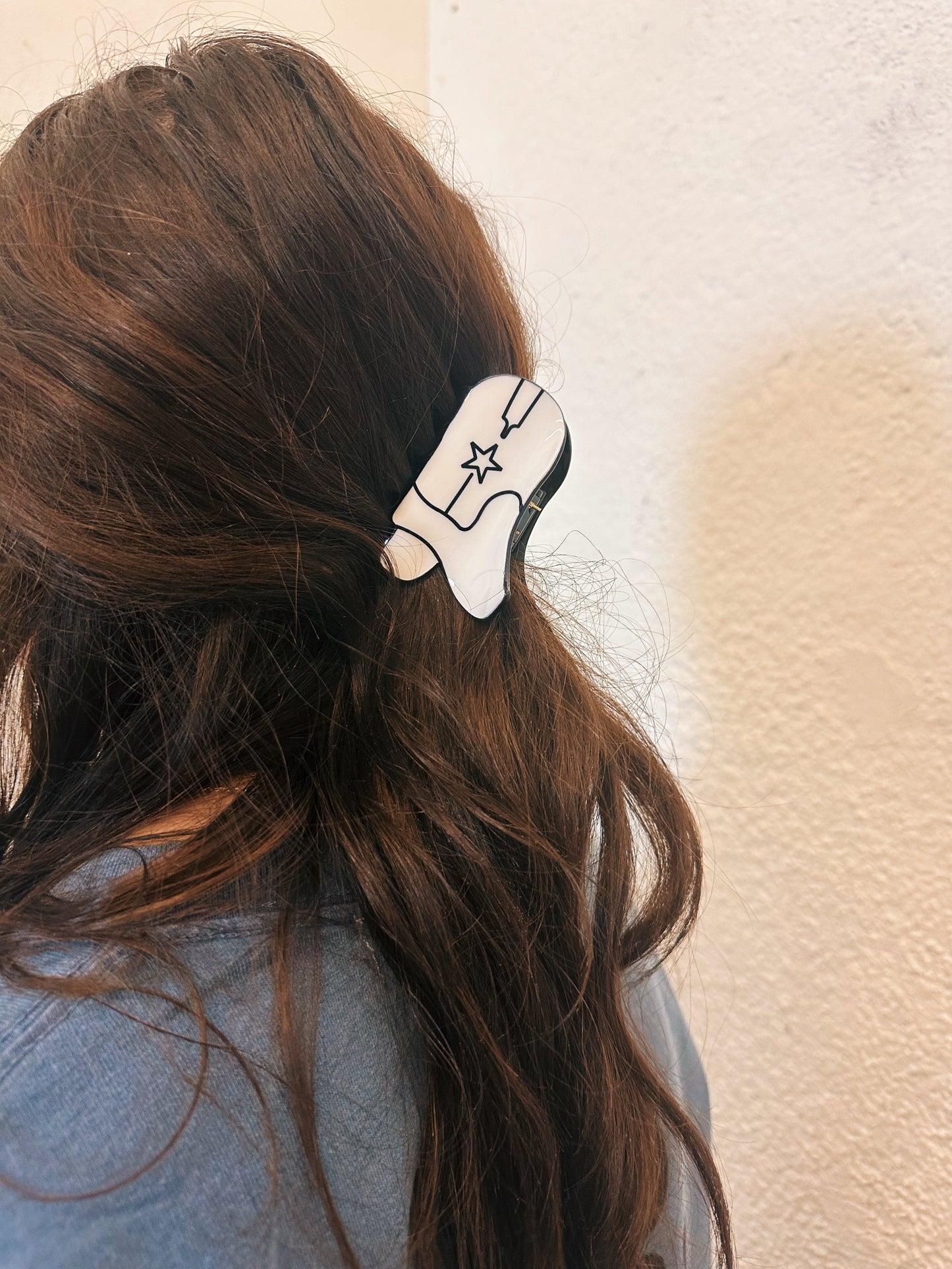 give ‘em the boot hair clip