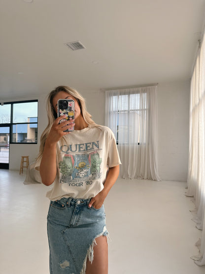 queen graphic tee