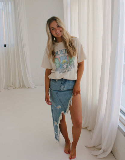 queen graphic tee