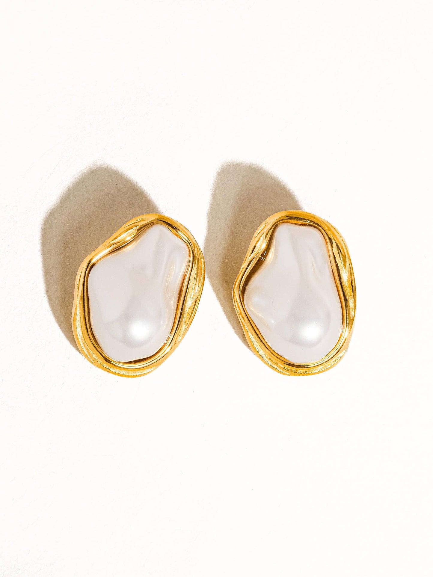 Pearl Round Earring