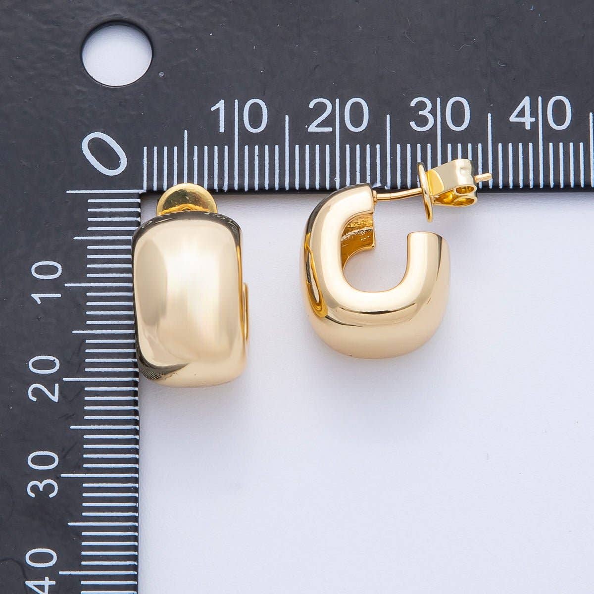 chunky gold hoops